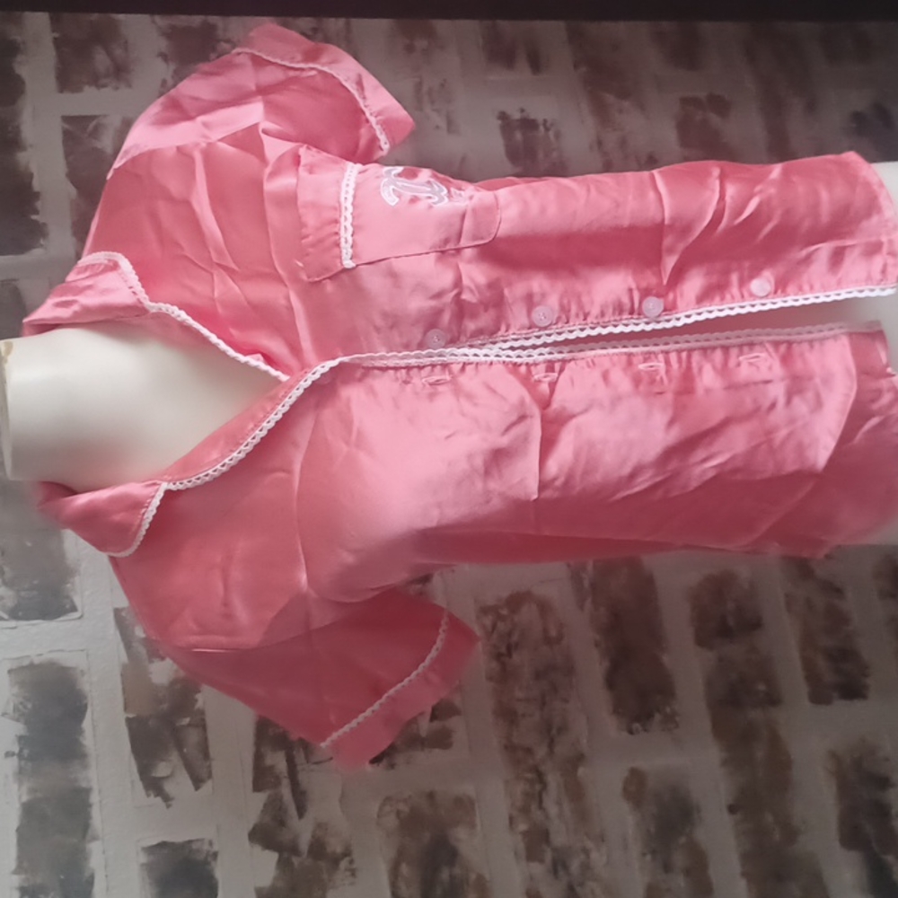 🦄vtg Sleepwear reads CHANEL On Pocket (top Only)